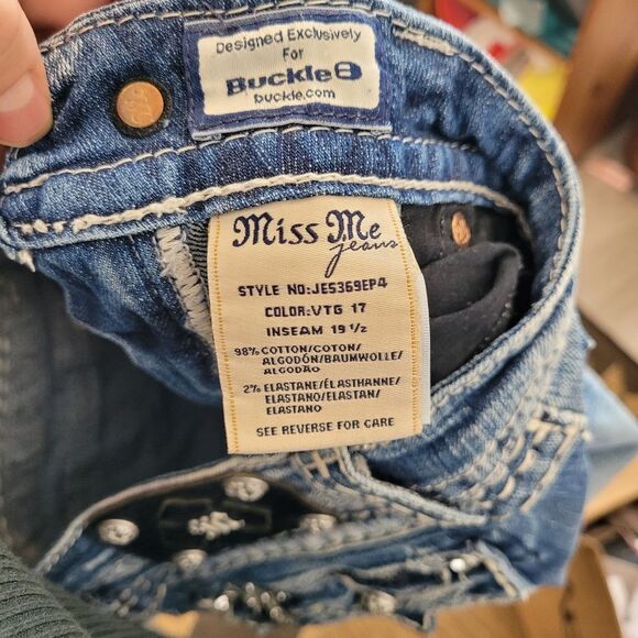 Miss Me Easy Capri Jeans Cropped Bedazzled Y2K 90s Casual Denim Medium Wash 25 - Picture 10 of 10